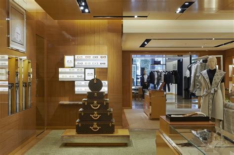 louis vuitton crown|crown melbourne opening hours.